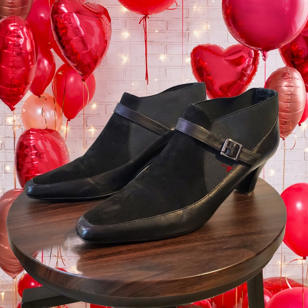 🖤‎ Vaneli Leather Heels - Size 9 Vintage Black Booties
